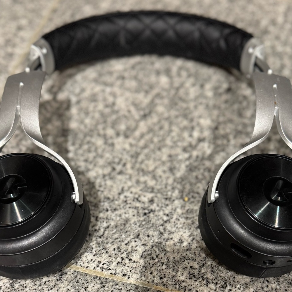 LucidSound Black Headphones - Picture 3 of 3